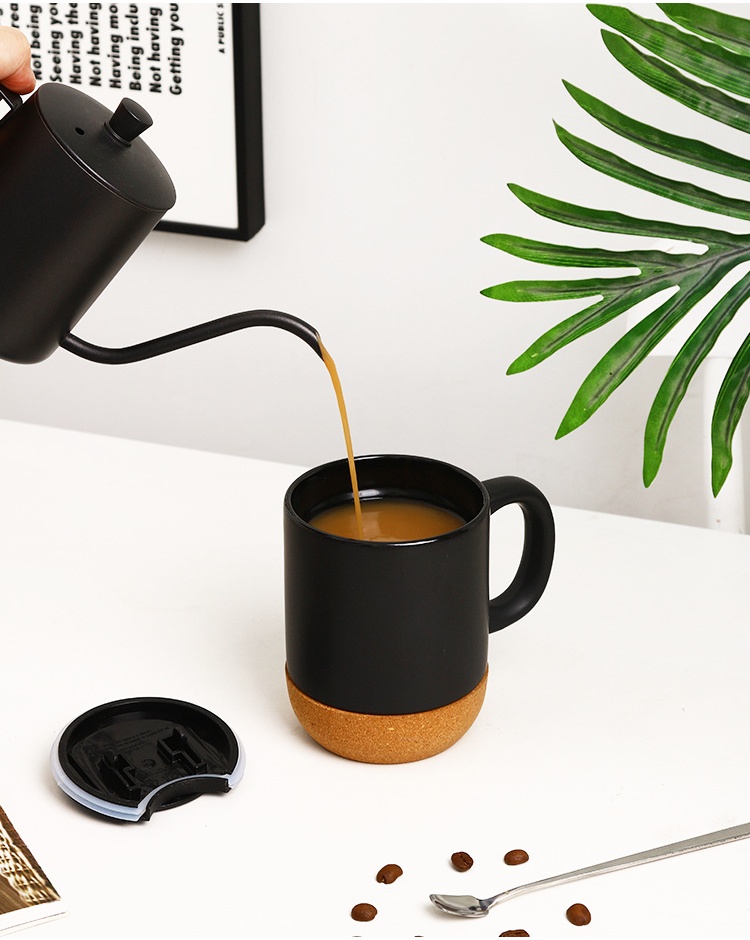 cork bottom ceramic mug with silicone lid